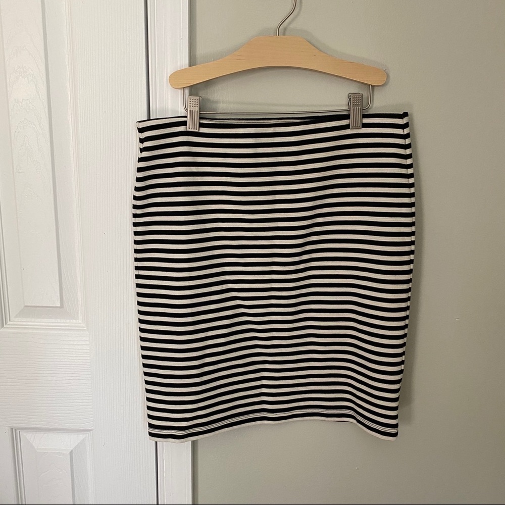 Old Navy pencil skirt